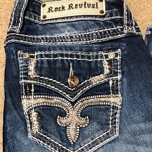 VGUC Size 29 mid-rise Rock Revival Shaina Skinny